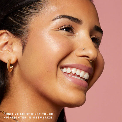 Positive Light Silky Touch Highlighter - Bajo Pedido